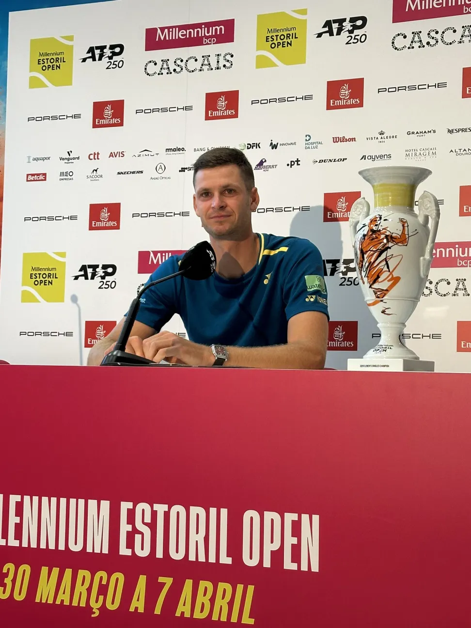 Hubert Hurkacz conquista o título do Estoril Open